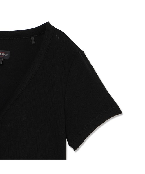 GUESS JEANS(ゲスジーンズ)の「GUESS JEANS Pointelle Short Sleeves Henley Top 半袖 トップス(Tシャツ/カットソー・レディース・ブラック・SMALL/MEDIUM/X-SMALL)」の8枚目の写真