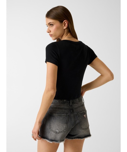 GUESS JEANS(ゲスジーンズ)の「GUESS JEANS Pointelle Short Sleeves Henley Top 半袖 トップス(Tシャツ/カットソー・レディース・ブラック・SMALL/MEDIUM/X-SMALL)」の2枚目の写真