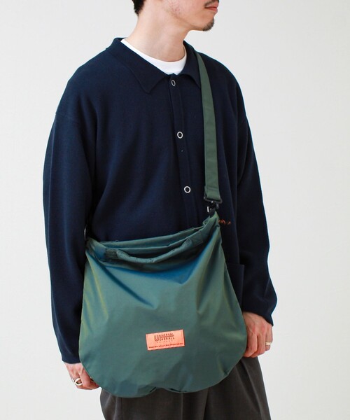 UNIVERSAL OVERALL(ユニバーサルオーバーオール)の「【UNIVERSAL OVERALL】2WAY PURSE SHOULDER(ショルダーバッグ・メンズ・ブラック/ブルー/グリーン/ベージュ・FREE)」の12枚目の写真