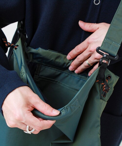 UNIVERSAL OVERALL(ユニバーサルオーバーオール)の「【UNIVERSAL OVERALL】2WAY PURSE SHOULDER(ショルダーバッグ・メンズ・ブラック/ブルー/グリーン/ベージュ・FREE)」の15枚目の写真