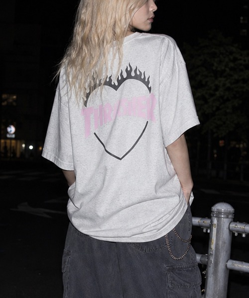 THRASHER(スラッシャー)の「【at】〔THRASHER/スラッシャー〕別注 ファイアーハート ワンポイントロゴ刺繍 クルーネック半袖Tシャツ S~Lサイズ展開(Tシャツ/カットソー・メンズ・ホワイト/アッシュグレー/ブラック・SMALL/LARGE/MEDIUM)」の3枚目の写真