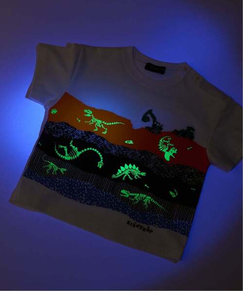 kladskap(クレードスコープ)の「蓄光プリント地層と化石半袖Tシャツ【接触冷感・速乾】(Tシャツ/カットソー・キッズ・ライトグレー/オフホワイト・130cm/120cm/100cm/90cm/110cm)」の7枚目の写真