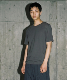 BALLUTE（バリュート）の「SIGNATURE U-NECK HALF T-SHIRTS (CHARCOAL)（Tシャツ/カットソー）」