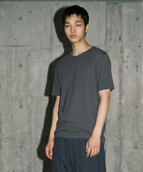 BALLUTE(バリュート)の「SIGNATURE U-NECK HALF T-SHIRTS (CHARCOAL)(Tシャツ/カットソー・メンズ・その他・SMALL/MEDIUM/LARGE)」の1枚目の写真