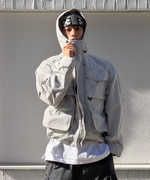 LIGHTWEIGHT NYLON RIPSTOP UTILITY HOODED SHELL JACKET - LIGHT GREY