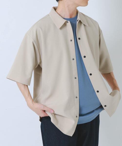 ITEMS URBANRESEARCH(アイテムズ アーバンリサーチ)の「2wayストレッチスナップ半袖シャツ(シャツ/ブラウス・メンズ・ベージュ/ネイビー/グレー/ブラック・MEDIUM/LARGE)」の3枚目の写真