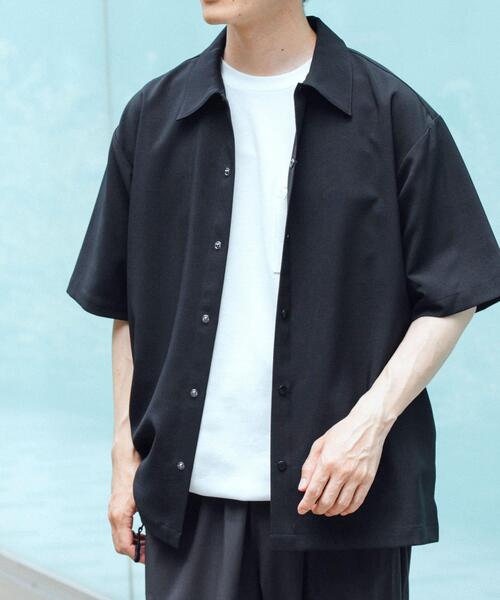 ITEMS URBANRESEARCH(アイテムズ アーバンリサーチ)の「2wayストレッチスナップ半袖シャツ(シャツ/ブラウス・メンズ・ベージュ/ネイビー/グレー/ブラック・MEDIUM/LARGE)」の20枚目の写真