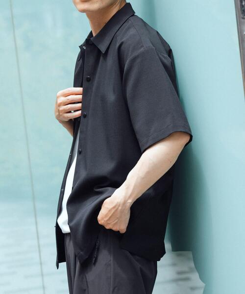 ITEMS URBANRESEARCH(アイテムズ アーバンリサーチ)の「2wayストレッチスナップ半袖シャツ(シャツ/ブラウス・メンズ・ベージュ/ネイビー/グレー/ブラック・MEDIUM/LARGE)」の18枚目の写真