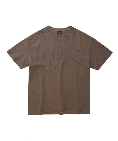 DESIRED(デシレッド)の「フロントグラフィックピグメント半袖Tシャツ-FBSK5810D08(Tシャツ/カットソー・メンズ・ブラウン・MEDIUM/LARGE/X-LARGE)」の4枚目の写真