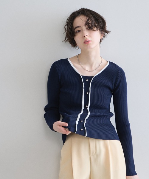 &. NOSTALGIA(アンドドットノスタルジア)の「カーデ風配色シルバーボタンスプリングニット(Tシャツ/カットソー・レディース・ネイビー/グリーン/オフホワイト・M)」の7枚目の写真