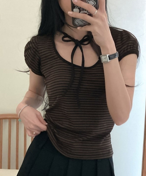 VIVID LADY（ビビッドレディー）の「ネックリボン ボーダー パフスリーブ トップス（Tシャツ/カットソー・レディース・ワイン/ブラウン/グレー・FREE）」の7枚目の写真