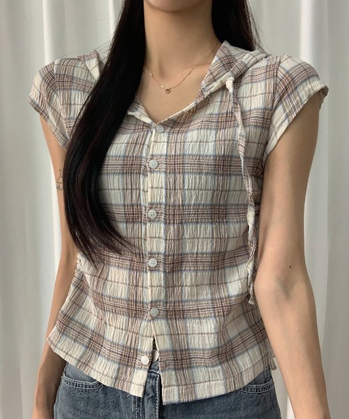 LAFFMO(ラフモ)の「サイドシャーリングフード付き半袖チェックシャツ(シャツ/ブラウス・レディース・グリーン/ネイビー/ベージュ・F)」の4枚目の写真