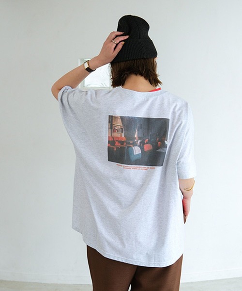 studio CLIP(スタディオクリップ)の「【CLIP BY STAFF/MINAKO企画】ポンチョフォトTシャツ(Tシャツ/カットソー・レディース・ブラック/ライトグレー/ブラウン・FREE)」の15枚目の写真