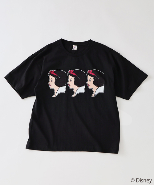 Disney(ディズニー)の「Disney / ディズニープリンセス / 別注 FANTASY A&G INC プリントTシャツ(Tシャツ/カットソー・メンズ・ネイビー/ブラック/ホワイト・LARGE/MEDIUM)」の2枚目の写真