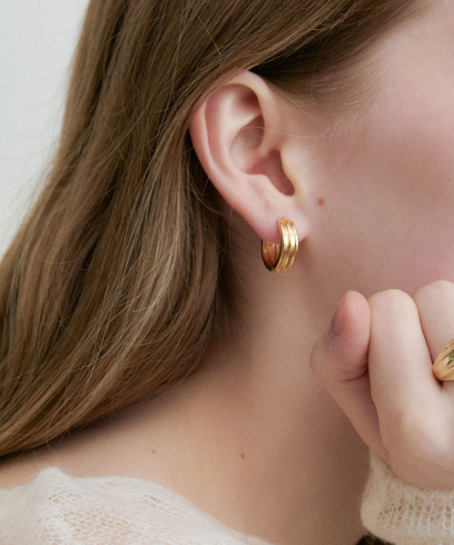 HALDEN(ハルデン)の「line hoop one touch earrings (E066_gold medium)(ピアス(両耳用)・レディース・その他・FREE)」の1枚目の写真