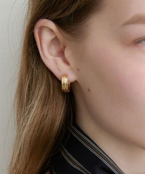 HALDEN(ハルデン)の「line hoop one touch earrings (E066_gold medium)(ピアス(両耳用)・レディース・その他・FREE)」の2枚目の写真