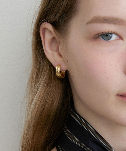 HALDEN(ハルデン)の「line hoop one touch earrings (E066_gold medium)(ピアス(両耳用)・レディース・その他・FREE)」の3枚目の写真