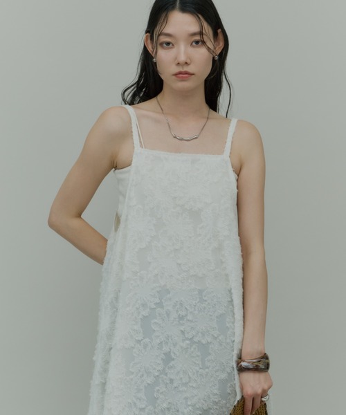 Plumel(プルメル)の「Cut Jacquard Cami Flare Dress / カットジャガードキャミフレアドレス(ワンピース・レディース・キャメル/アイボリー/ブラック・MEDIUM/LARGE)」の15枚目の写真