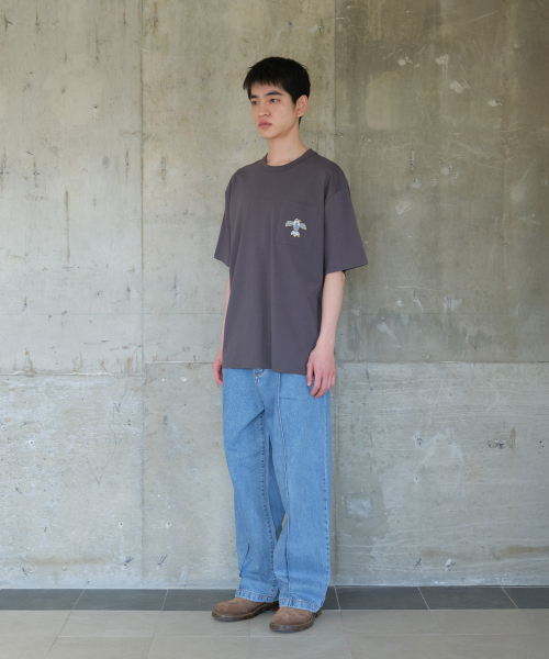 HORLISUN（ホーリーサン）の「Lawrence Short Embroidery T-shirt - Thunderbird Charcoal（Tシャツ/カットソー・メンズ・その他・SMALL/MEDIUM/LARGE）」の5枚目の写真