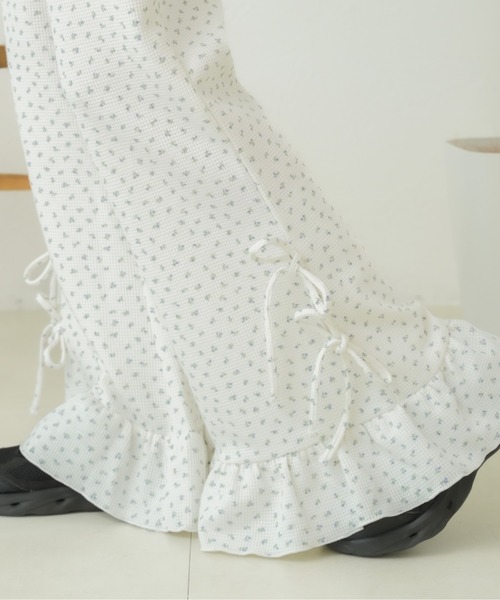 kutir(クティール)の「リボンフリルワッフルフレアパンツ(その他パンツ・レディース・ネイビー/ナチュラル/ブラック/ブラック系その他/チャコールグレー/アイボリー・SMALL/MEDIUM)」の6枚目の写真