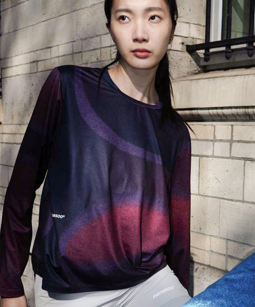 MENASOO(ミナス)の「Flow Graphic Long Sleeve T Shirt(Tシャツ/カットソー・レディース・ブルー/レッド・1/2)」の12枚目の写真