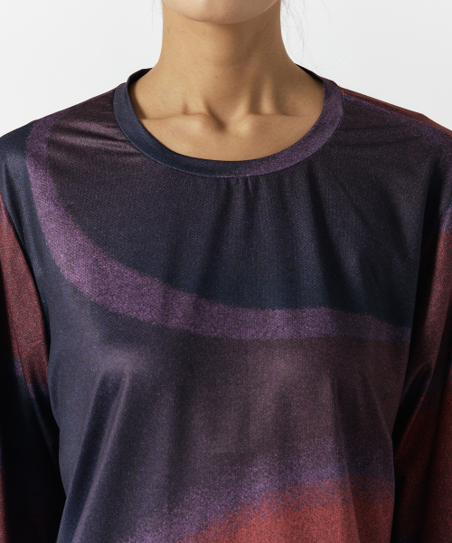 MENASOO(ミナス)の「Flow Graphic Long Sleeve T Shirt(Tシャツ/カットソー・レディース・ブルー/レッド・1/2)」の13枚目の写真