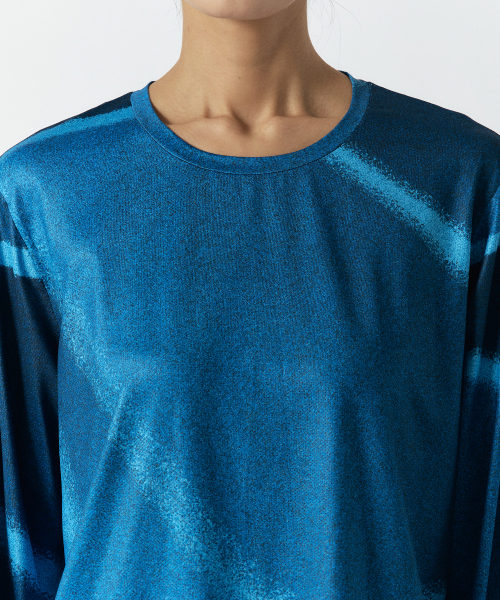 MENASOO(ミナス)の「Flow Graphic Long Sleeve T Shirt(Tシャツ/カットソー・レディース・ブルー/レッド・1/2)」の16枚目の写真