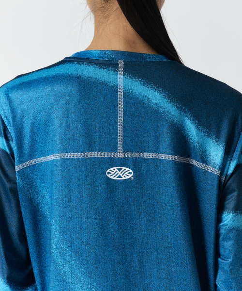 MENASOO(ミナス)の「Flow Graphic Long Sleeve T Shirt(Tシャツ/カットソー・レディース・ブルー/レッド・1/2)」の19枚目の写真