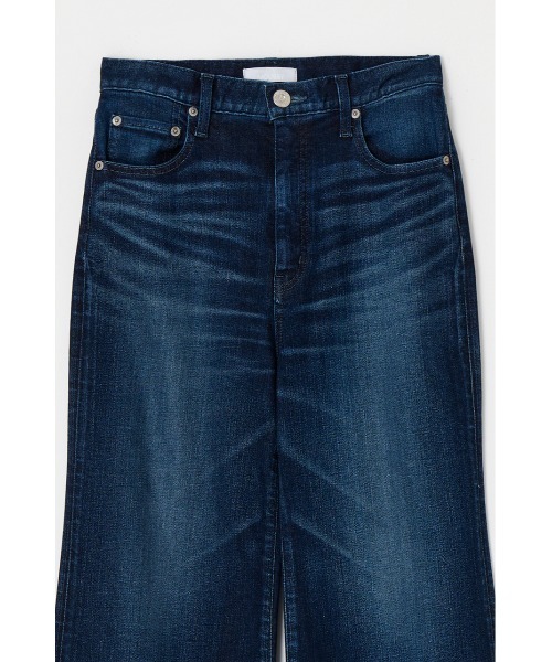 MOUSSY（マウジー）の「【美脚見えデニム】【SNSで話題！】ADVANCED LONG LEG FLARE（デニムパンツ・レディース・ブルー/ワンウォッシュ/ダークブルー・23inch/24inch/25inch/26inch/27inch）」の13枚目の写真