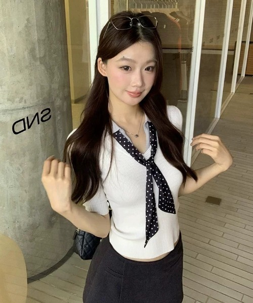 Alvia（アルビア）の「韓国風 ドット柄ネクタイデザイン半袖トップス（Tシャツ/カットソー・レディース・ブラック/ホワイト・M）」の3枚目の写真