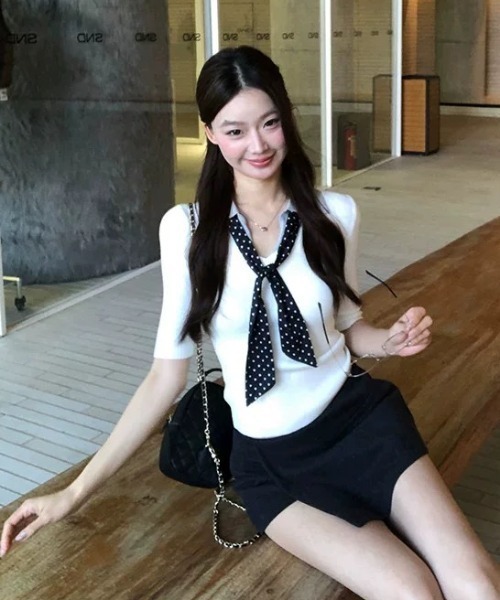 Alvia（アルビア）の「韓国風 ドット柄ネクタイデザイン半袖トップス（Tシャツ/カットソー・レディース・ブラック/ホワイト・M）」の14枚目の写真