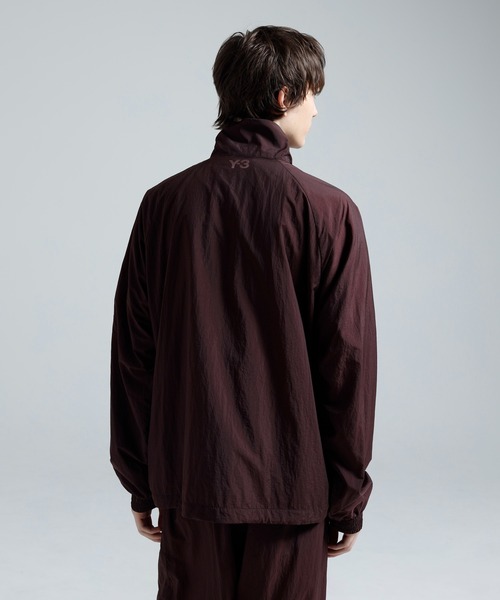 Y-3(ワイスリー)の「Y-3 GRADIENT 3 STRIPES NYLON TRACK TOP(ジャージ・メンズ・バーガンディー・MEDIUM/X-SMALL/LARGE/SMALL/X-LARGE)」の5枚目の写真