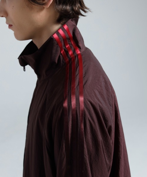 Y-3(ワイスリー)の「Y-3 GRADIENT 3 STRIPES NYLON TRACK TOP(ジャージ・メンズ・バーガンディー・MEDIUM/X-SMALL/LARGE/SMALL/X-LARGE)」の6枚目の写真