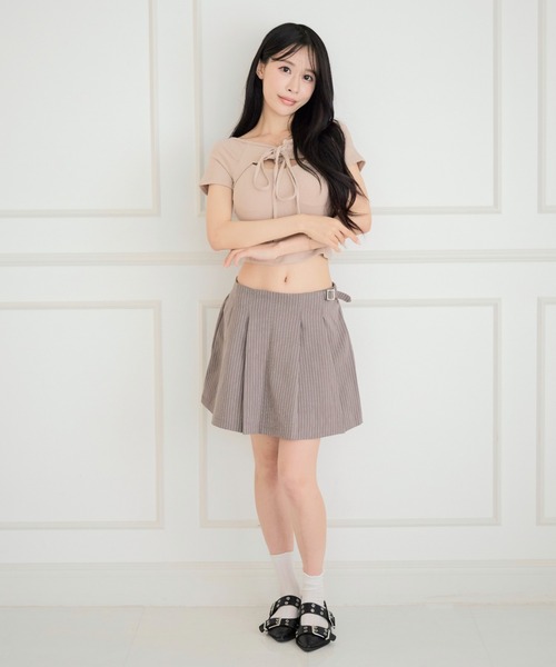 ALLuRing ChaRm(アリュリングチャーム)の「Strappy Striped Mini Skirt / ストラップ付きストライプミニスカート(スカート・レディース・グレー/ベージュ・FREE)」の8枚目の写真