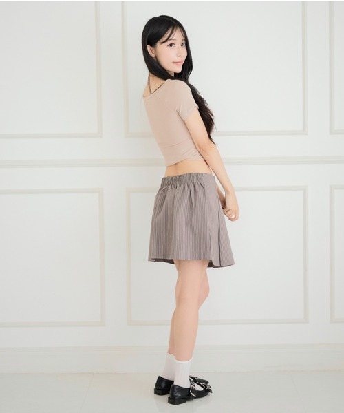 ALLuRing ChaRm(アリュリングチャーム)の「Strappy Striped Mini Skirt / ストラップ付きストライプミニスカート(スカート・レディース・グレー/ベージュ・FREE)」の10枚目の写真