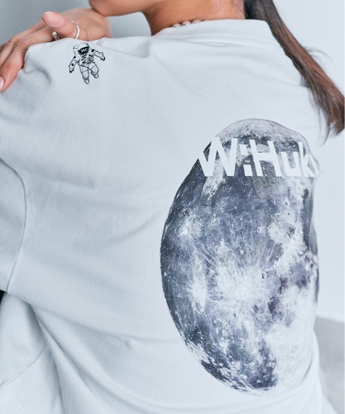 W:Huku（フーク）の「コスモ バックプリント ショート丈 Tシャツ / Cosmo Back-Printed Short-Sleeve T-Shirt（Tシャツ/カットソー・レディース・オフホワイト/ブラック・FREE）」の4枚目の写真