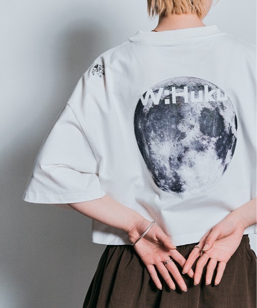 W:Huku（フーク）の「コスモ バックプリント ショート丈 Tシャツ / Cosmo Back-Printed Short-Sleeve T-Shirt（Tシャツ/カットソー・レディース・オフホワイト/ブラック・FREE）」の13枚目の写真