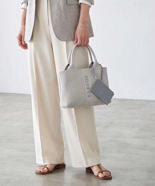 q bag paris(キューバッグパリ)の「【洗濯機洗い可】tricote petit トリコット プチ ニットトートバッグ(トートバッグ・レディース・ブルーグレー/モカ/ブラック系その他/ブラウン系その他/ベビーピンク/ピンク系その他/グリーン系その他/ホワイト系その他/グレイッシュブルー/イエロー系その他2/ホワイト系その他3/ブルー系その他4/ブルー系その他3/ブルー系その他2/ブラック/イエロー/ブラウン系その他2/イエロー系その他/ブルー系その他/ベージュ系その他・FREE)」の1枚目の写真