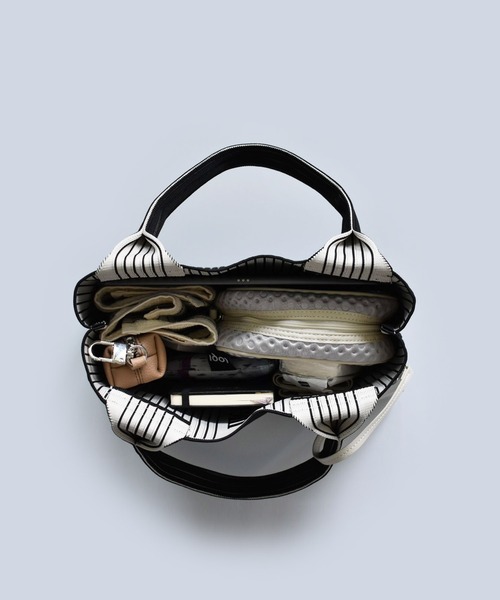 q bag paris(キューバッグパリ)の「【洗濯機洗い可】tricote petit トリコット プチ ニットトートバッグ(トートバッグ・レディース・ブルーグレー/モカ/ブラック系その他/ブラウン系その他/ベビーピンク/ピンク系その他/グリーン系その他/ホワイト系その他/グレイッシュブルー/イエロー系その他2/ホワイト系その他3/ブルー系その他4/ブルー系その他3/ブルー系その他2/ブラック/イエロー/ブラウン系その他2/イエロー系その他/ブルー系その他/ベージュ系その他・FREE)」の22枚目の写真