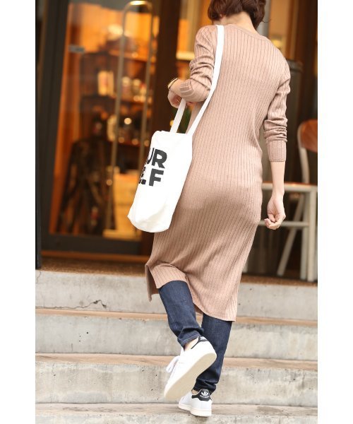 SLOBE IENA（スローブイエナ）の「ワイドリブクルーネックマキシワンピース◆（ニット/セーター・レディース・ベージュ系その他/ブラック・FREE）」の18枚目の写真