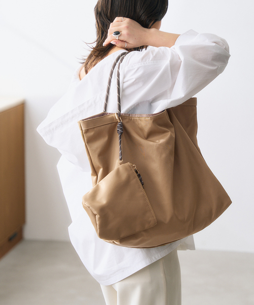 LE TALON（ルタロン）の「《追加》LETALON nylon big tote（トートバッグ・レディース・グリーン/ブラック/ベージュ・FREE）」の17枚目の写真