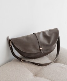 【500mlペットボトル収納可】ハーフムーンフラップショルダーBAG 1049010