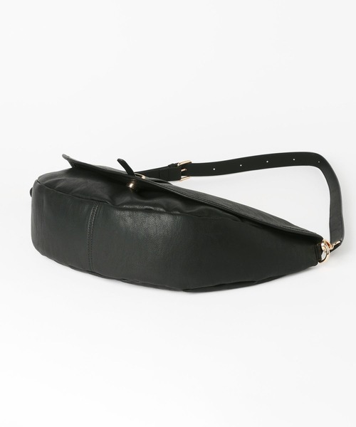 LOWRYS FARM（ローリーズファーム）の「【500mlペットボトル収納可】ハーフムーンフラップショルダーＢＡＧ 1049010（ショルダーバッグ・レディース・ブラック/ブラウン・FREE）」の9枚目の写真