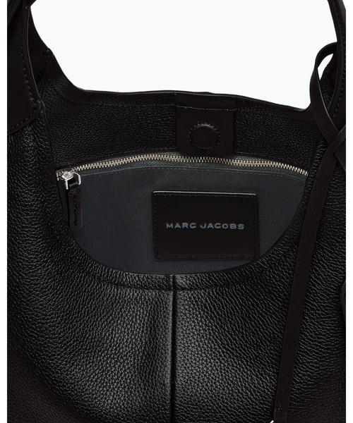 MARC JACOBS(マークジェイコブス)の「THE BELTED SACK BAG/ザ ベルテッド サック バッグ(ショルダーバッグ・レディース・ブラック/ホワイト系/ベージュ系その他・ONE SIZE)」の11枚目の写真