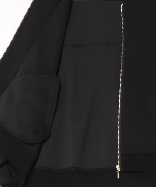 UNDOVE(アンドゥーブ)の「イージーケア ×ウォッシャブル×UVカット×防シワ ×ストレッチ|【SEJ】ゴールドジップジャケット(ブルゾン・レディース・アイボリー/ブラック・X-LARGE/MEDIUM/LARGE)」の4枚目の写真