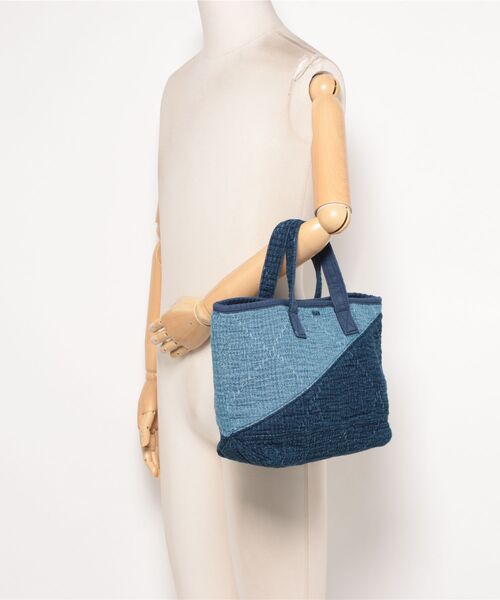 PORTER CLASSIC(ポータークラシック)の「【Porter Classic / ポータークラシック】 PC SASHIKO TOTE BAG M(トートバッグ・メンズ・ブルー・FREE)」の5枚目の写真