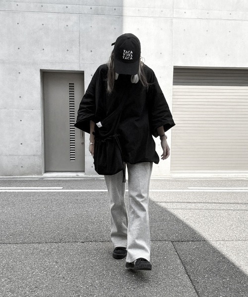 YACA(ヤーカ)の「Basic Semi Flare Sweat PT/ベーシックセミフレアスウェットパンツ(スウェットパンツ・レディース・ブラック/グレー・FREE)」の5枚目の写真