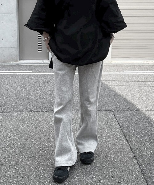 YACA(ヤーカ)の「Basic Semi Flare Sweat PT/ベーシックセミフレアスウェットパンツ(スウェットパンツ・レディース・ブラック/グレー・FREE)」の7枚目の写真