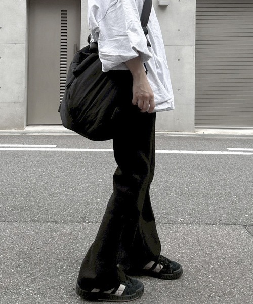 YACA(ヤーカ)の「Basic Semi Flare Sweat PT/ベーシックセミフレアスウェットパンツ(スウェットパンツ・レディース・ブラック/グレー・FREE)」の12枚目の写真