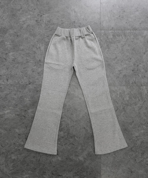 YACA(ヤーカ)の「Basic Semi Flare Sweat PT/ベーシックセミフレアスウェットパンツ(スウェットパンツ・レディース・ブラック/グレー・FREE)」の17枚目の写真